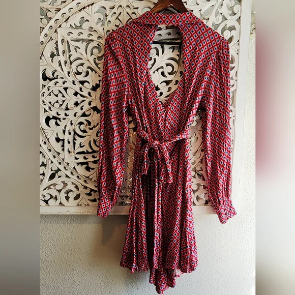 FREE PEOPLE IT TAKES TWO SLEEVES MINI DRESS BACK CUTOUT SIZE LARGE - Picture 3 of 15